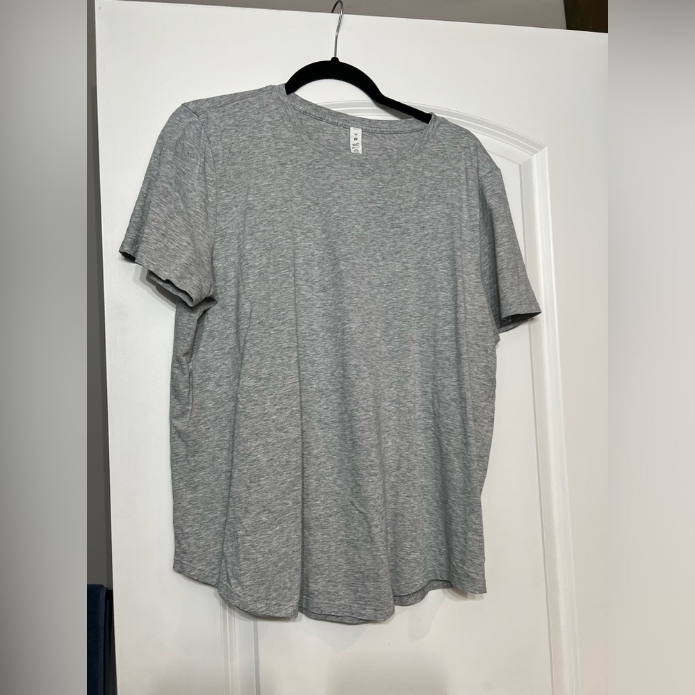 Lululemon tee